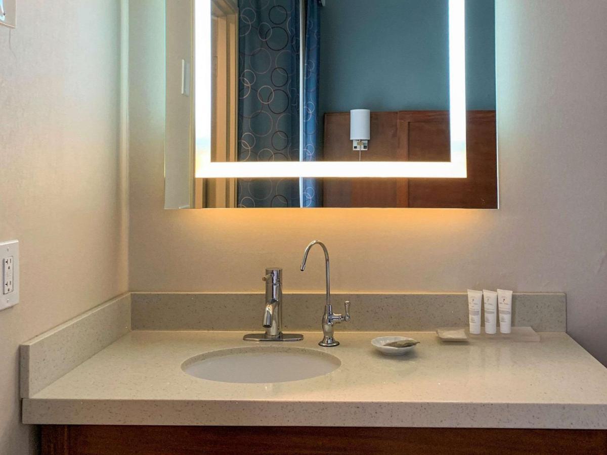 Mainstay Suites Orange County John Wayne Airport Санта Ана Екстериор снимка