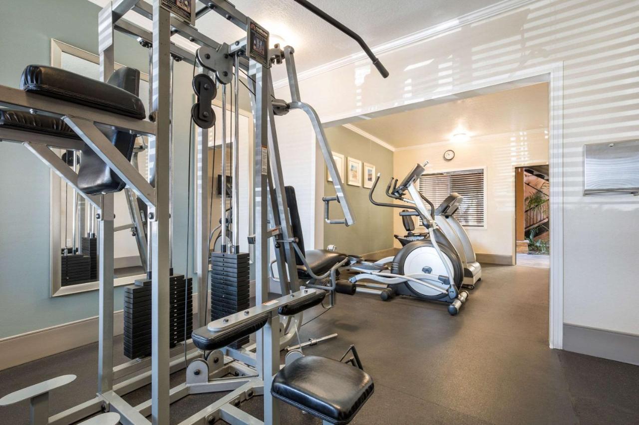 Mainstay Suites Orange County John Wayne Airport Санта Ана Екстериор снимка